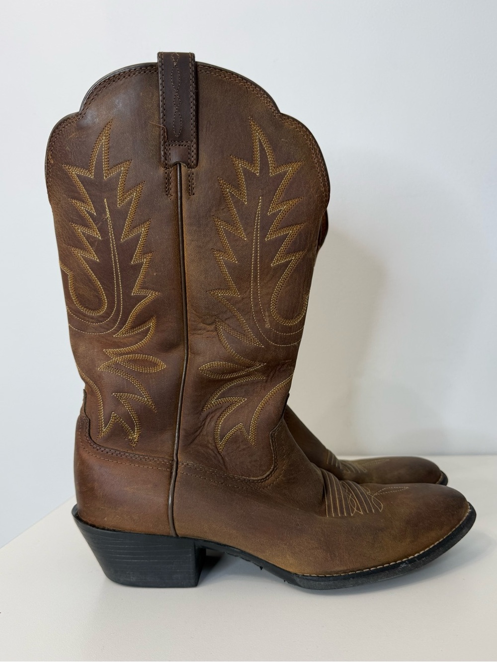 Ariat Heritage Round R Toe Western Boot Distressed Brown Women’s 8.5 C Wide